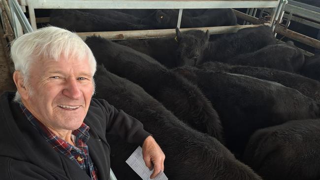 South Gippsland bullock producer Garry Hill, Poowong, was one of the restockers to mix it with feedlot competition, paying over $1600 for replacement steers at the Ballarat store cattle sale.