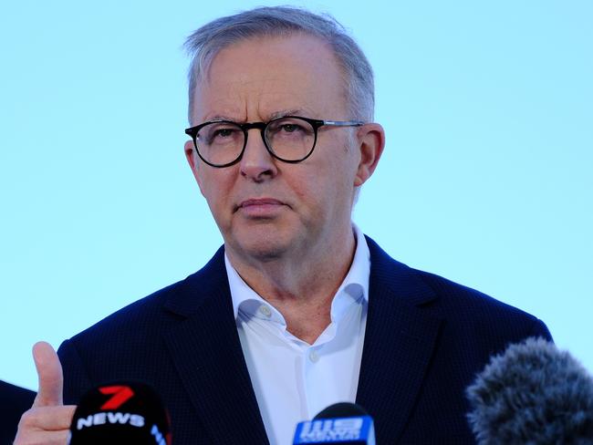 GEELONG, AUSTRALIA - NewsWire Photos JANUARY 7, 2023:  Australian Prime Minister Anthony Albanese gives a press conference i9n Geelong. Picture: NCA NewsWire / Luis Enrique Ascui