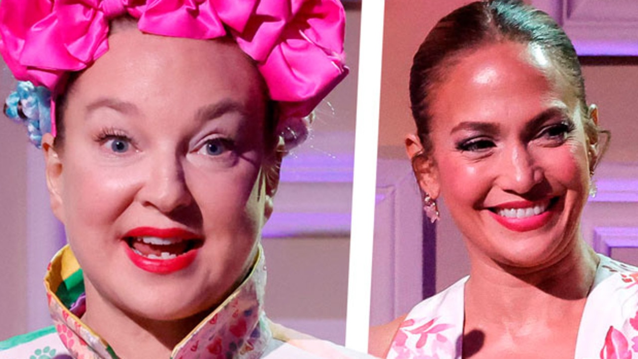 Daytime Beauty Awards Sia appears alongside Jennifer Lopez, Jenna