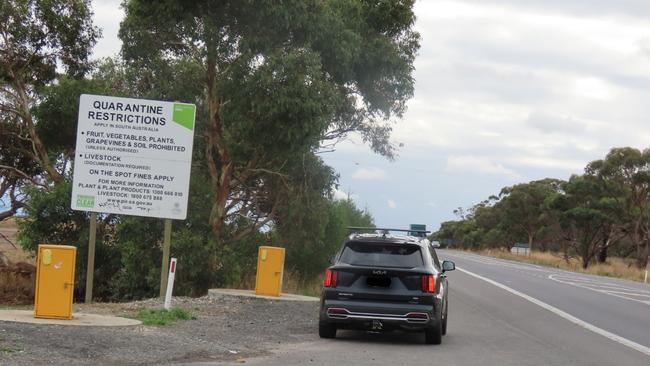 Fruit Fly Quarantine sign 2km into South Australia Border from Victoria. Picture: Arj Ganesan