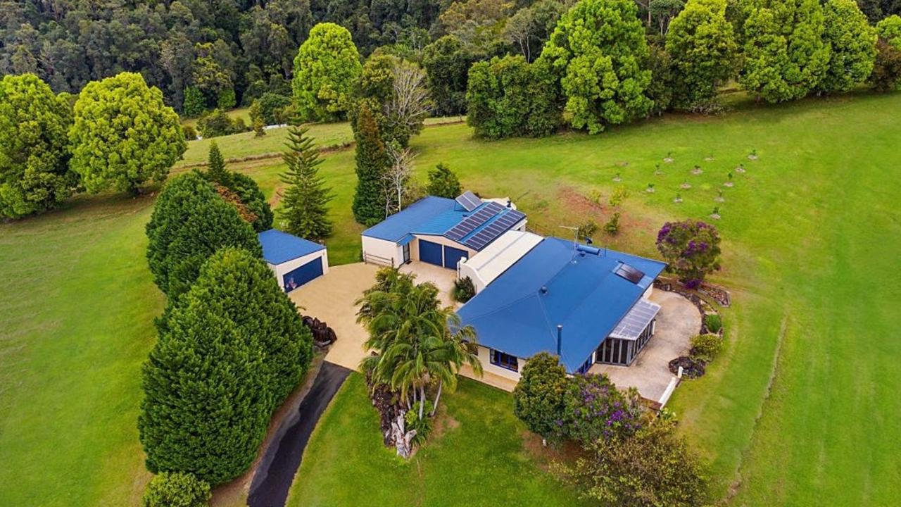 Former celebrity chef Pete Evans’ slice of sought-after Byron Bay has ...