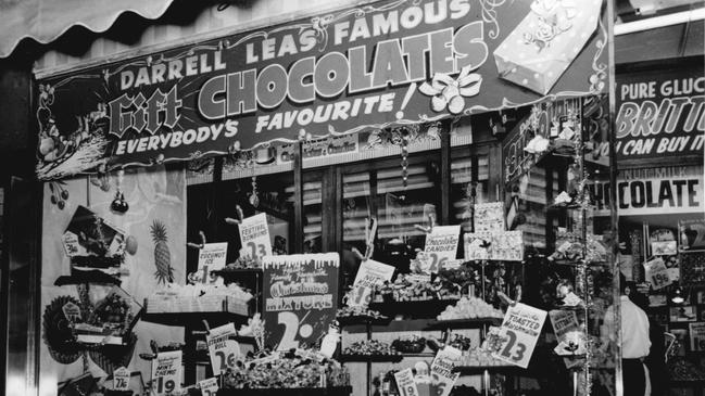 A Darrell Lea shop window in Pitt St in the 1950s.