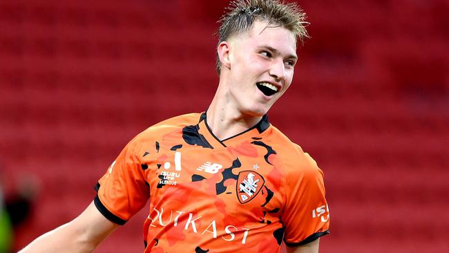 BRISBANE, AUSTRALIA - FEBRUARY 10: Thomas Waddingham of the Roar celebrates after scoring a goal during the A-League Men round 16 match between Brisbane Roar and Melbourne City at Suncorp Stadium, on February 10, 2024, in Brisbane, Australia. (Photo by Bradley Kanaris/Getty Images)