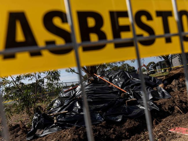 MELBOURNE, AUSTRALIA - NCA NewsWire Photos - 5 APRIL 2024: Fencing and warning tape seen around playground equipment at a park where asbestos has been found at Hosken Reserve in Coburg. Picture: NCA NewsWire / Diego Fedele