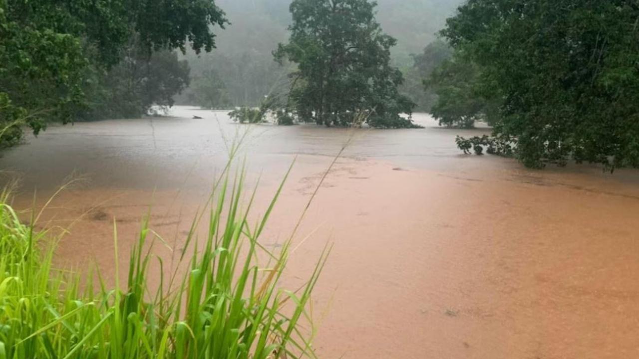 Flooding from the Mulgrave River at Goldsborough. Picture: Heidi Healy