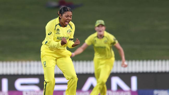 Alana King channelled her inner Warnie at the World Cup. (Photo by MICHAEL BRADLEY / AFP)