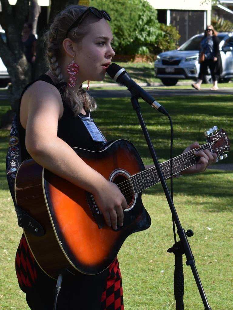 Georgia Shae was among the 70 buskers performing at the 2021 Noosa Come Together Festival.