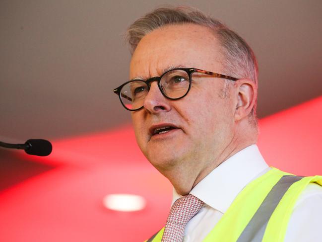 SYDNEY, AUSTRALIA : NewsWire Photos- AUGUST 06 2024. The Prime Minister, Anthony Albanese makes a speech in Kemps Creek today for the official opening of the Coles Automatic Distribution Centre. Picture: NewsWire / Gaye Gerard