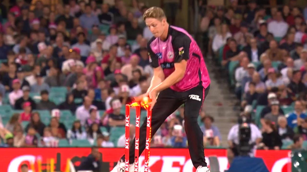 'Shaking your head': BBL goes into meltdown over freak incident