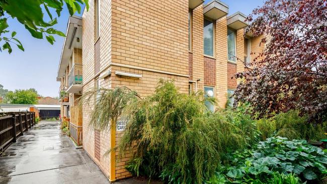 The ground-floor apartment was one of eight in this ‘60s unit block.