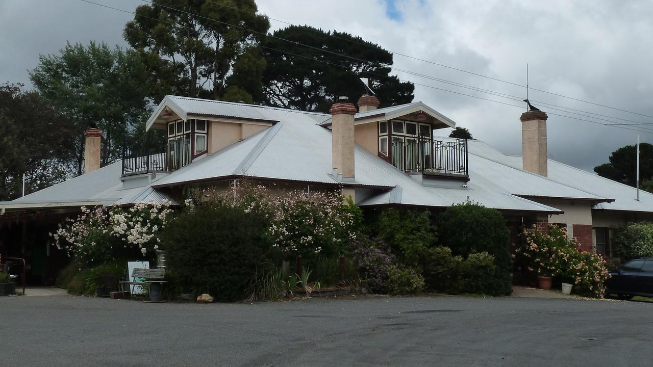 ‘Devastating’: Beloved country pub in Lyonville shuts its doors