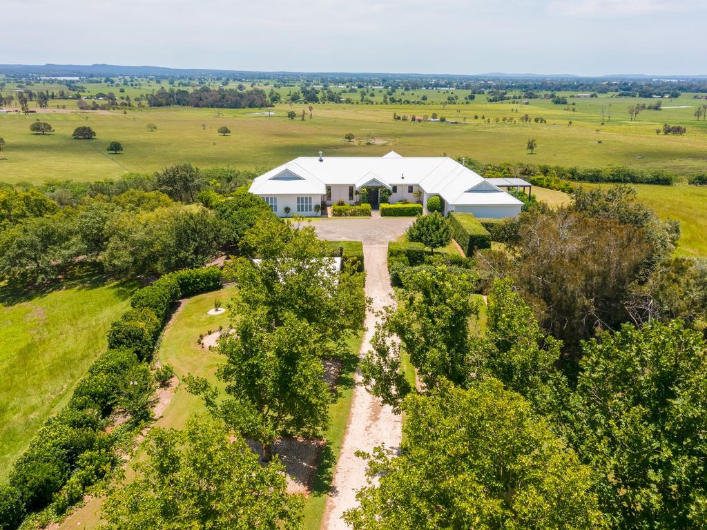 Waterview Heights Acreage Stuns With Sweeping Views, $3m+ Guide 