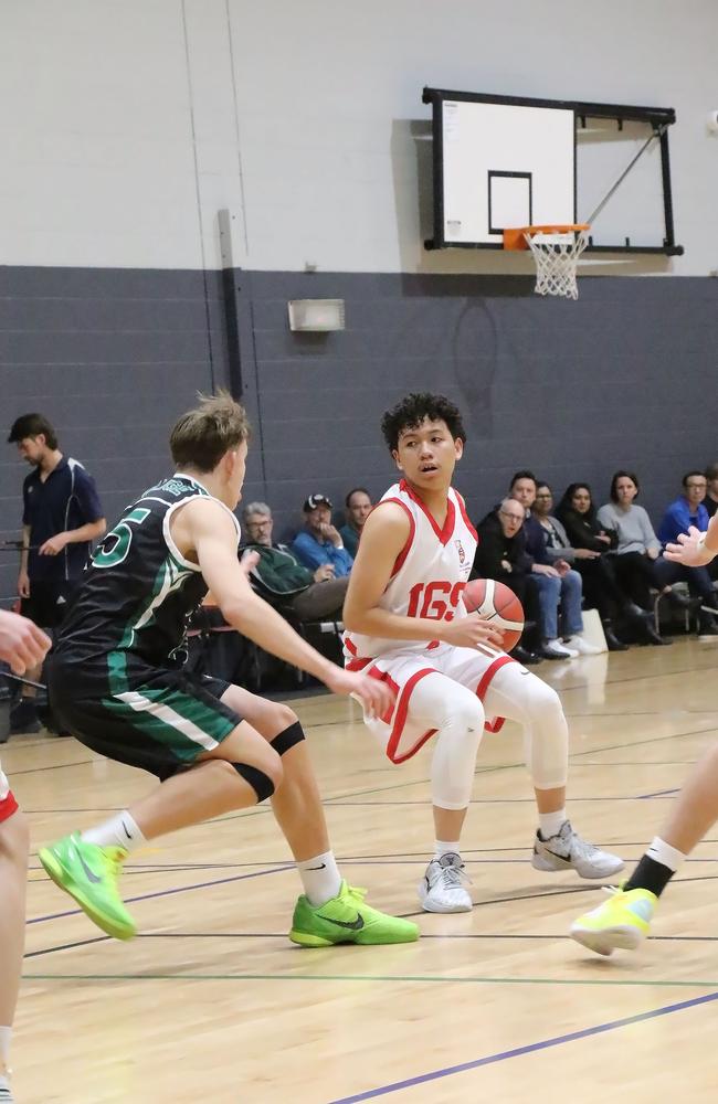 GPS First V basketball action between Ipswich and BBC.