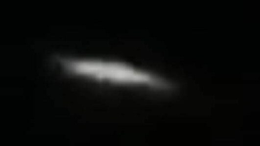 A UFO sighting in Cranbourne on April 13, 2021; but this had an answer — it was satellites falling from the sky. Picture: OnlyMelbourne.