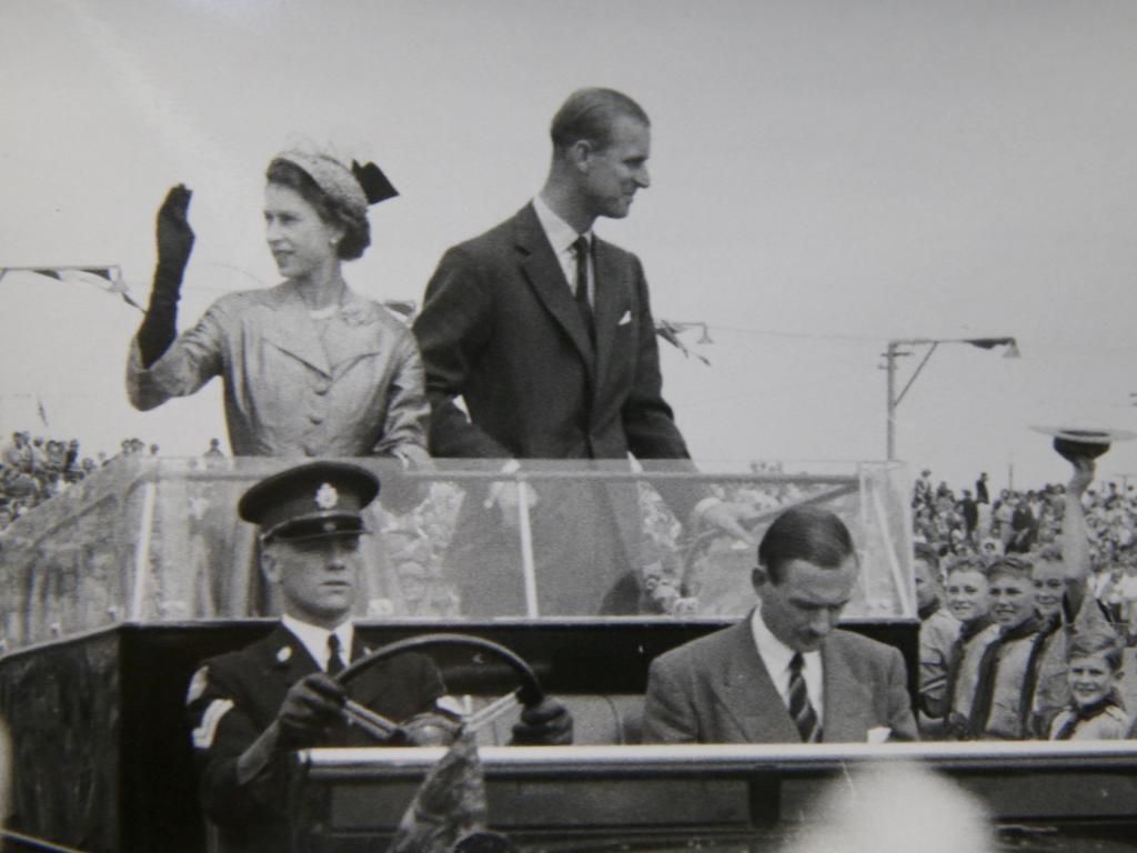 queen visit australia 1954
