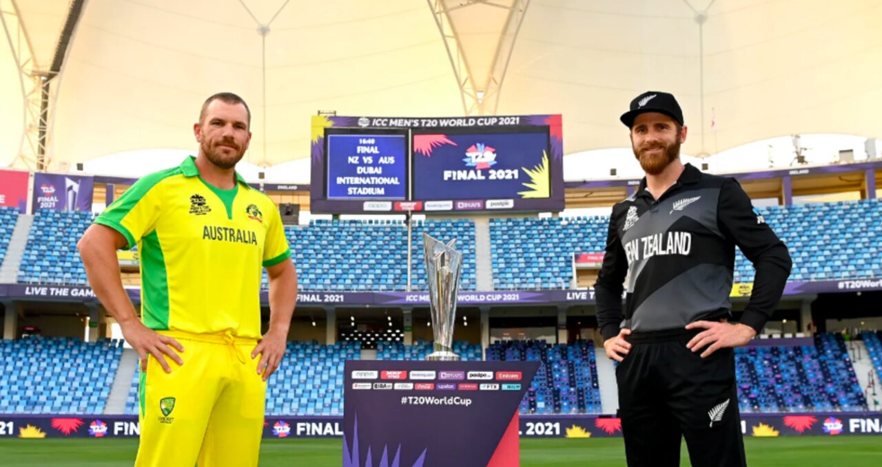 Kapten Australia Aaron Finch dengan kapten Selandia Baru Kane Williamson menjelang final Piala Dunia T20.  Foto: Twitter