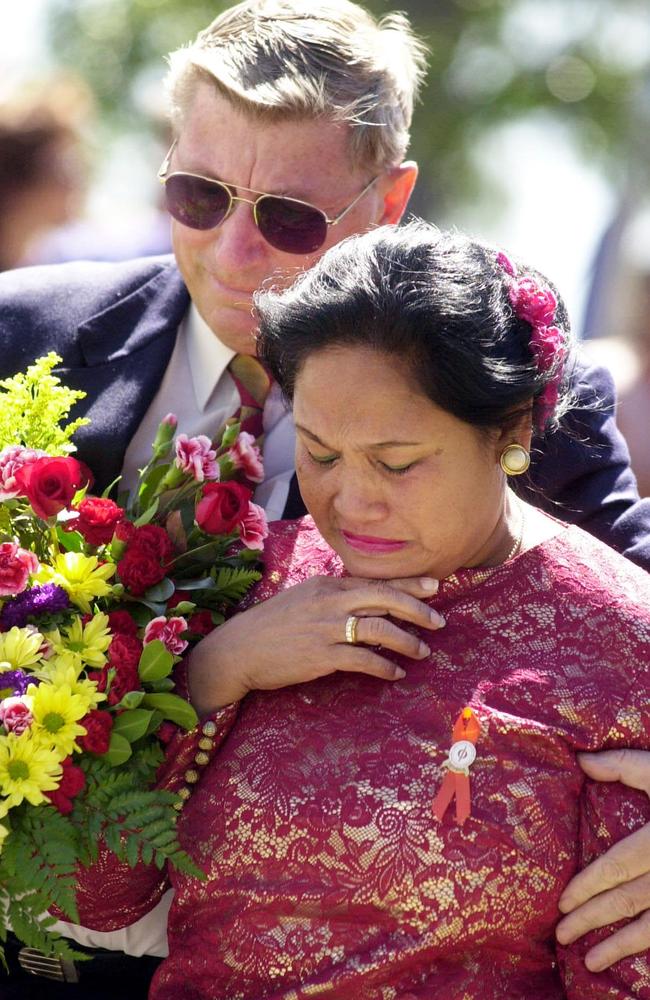 Geoff Thwaites and wife Syam at a 2003 memorial for Bali victims at a memorial garden near the Gold Coast. Picture: Lyndon Mechielsen