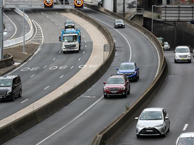 SYDNEY, AUSTRALIA - NewsWire Photos, OCTOBER 12 2021:  Higher volumes of cars are seen back on the roads today after more than 100 days of restrictions across NSW are lifted  in Sydney. Picture:  NCA NewsWire / Gaye Gerard