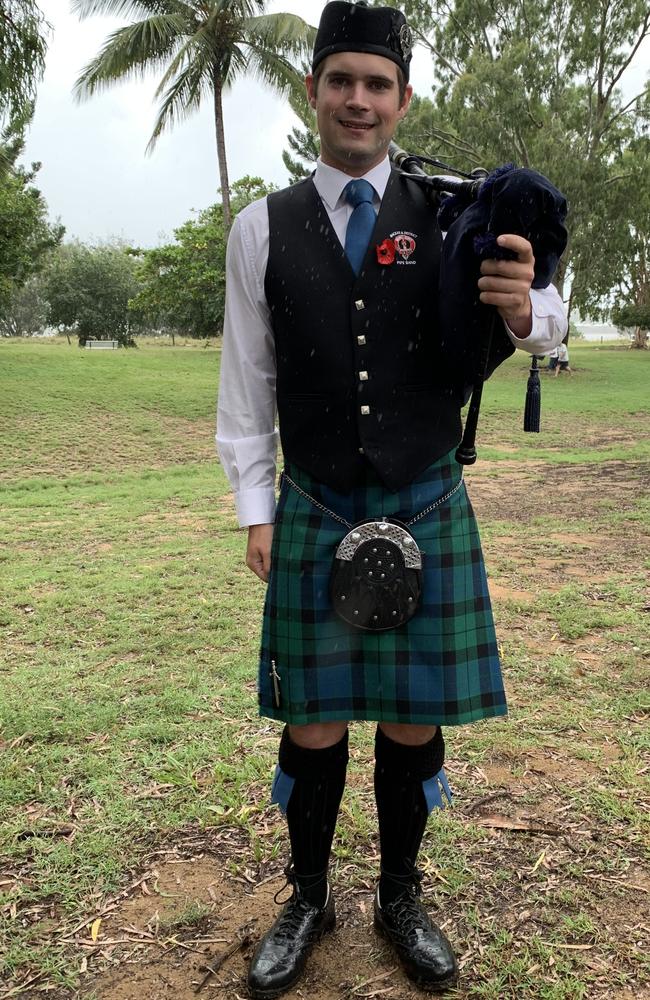 Bagpiper Alex Dean led the Northern Beaches Anzac Day march on April 25, 2022. Picture: Duncan Evans