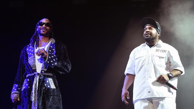 Rappers Snoop Dogg and Ice Cube perform at Coachella in 2016. Photo: Kevin Winter/Getty Images