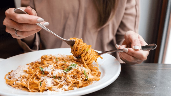 When exactly you should eat your biggest meal of the day? Here’s your definitive answer