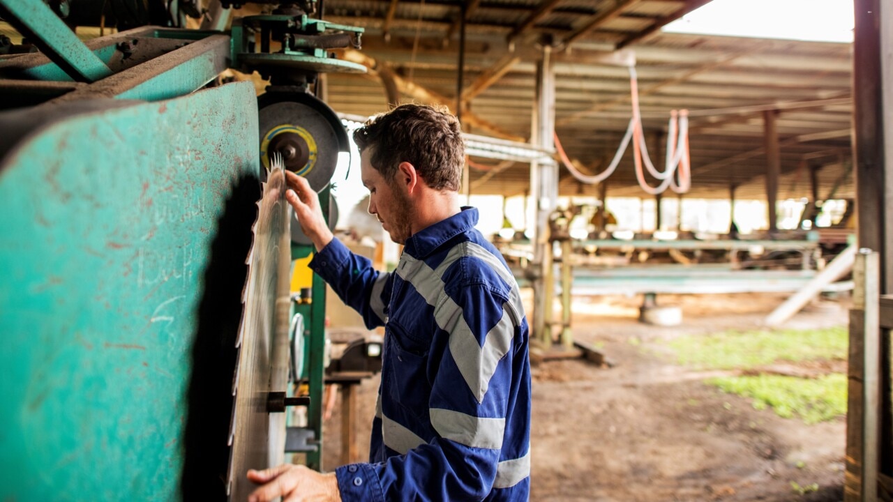 Federal government, BHP offer training for regional jobseekers