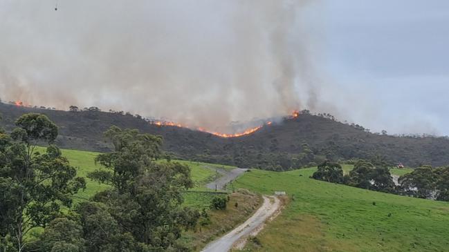 Bushfire burns at Sisters Beach. Picture: Jaylen Duniam.