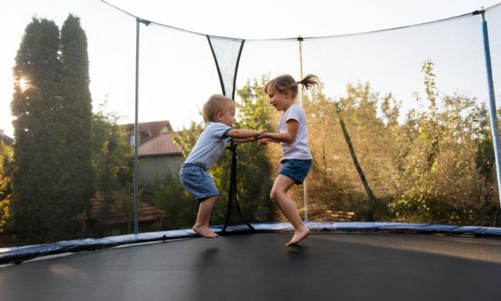 Trampoline Safety Kids Under 6 Shouldn T Use Trampolines Due To Injury Risk Kidspot