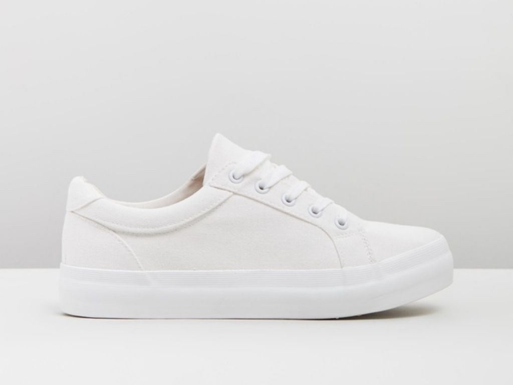 How To Wear Stan Smith Sneakers On A Date - SHEfinds