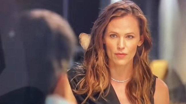 Jennifer Garner in the Netflix series.