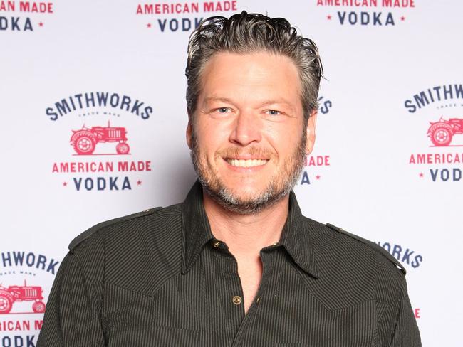 Blake Shelton Is People Magazine S Sexiest Man Alive 2017 And We Re Not