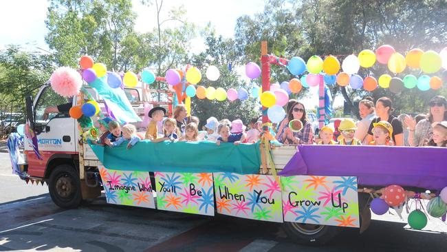 The theme for this years muster was Imagine, with John Lennon’s classic hit playing from loudspeakers at several stages of the event.