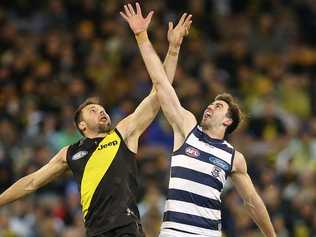 Toby Nankervis and Ryan Abbott fight for the ball. Picture: Michael Klein