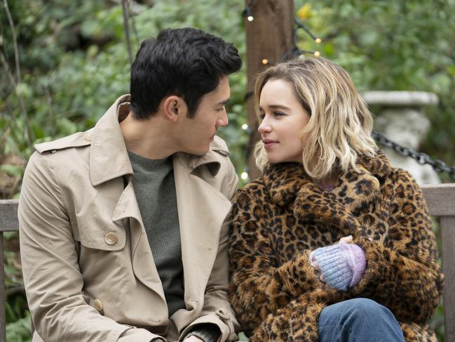 Henry Golding and Emilia Clarke in Last Christmas.