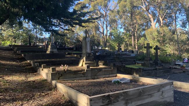 Stirling District Cemetery Picture: Lydia Kellner