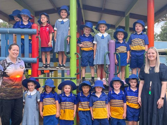 MFY23MACKAY Middlemount Community School Prep B Back Row: (left to right): Zavier, Wyatt, Sophia, Alira, Lincoln, Indigo, Madeleine, Alistair. Front row (left to right): Mrs Diegutis, Kate, Ruby, Amarni, Nathan, Nixon, William, Hunter, Miss Fagan