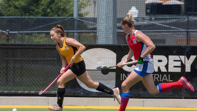 Georgia Hillas playing for Easts Hockey Club. Photo by Andrew Blanchard