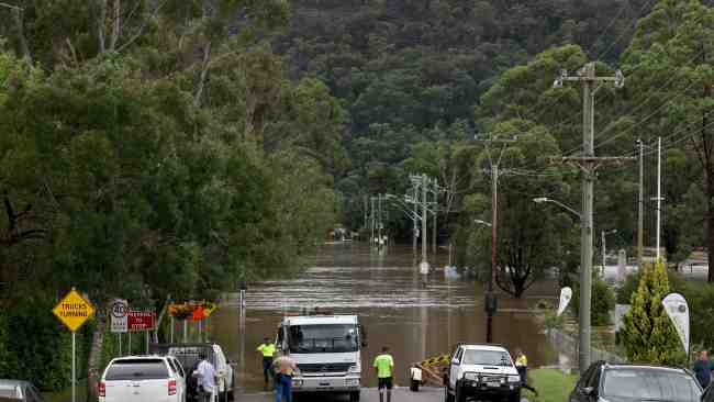 Residents living along the Hawkesbury River told to evacuate with ...