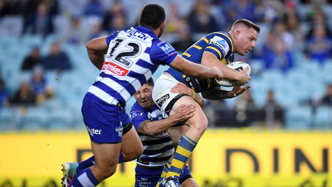 Nathan Brown played the entire 80 minutes against the Bulldogs. (AAP Image/Dan Himbrechts)