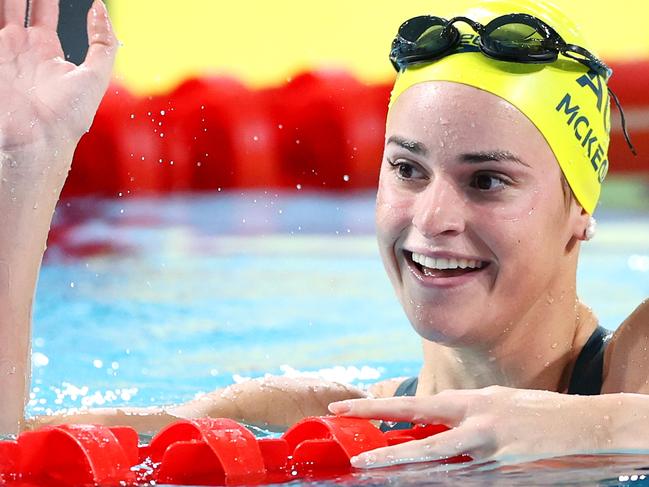 SMETHWICK, ENGLAND - JULY 31: Kaylee McKeown of Team Australia celebrates after winning gold and setting a games record in the Women's 100m Backstroke Final on day three of the Birmingham 2022 Commonwealth Games at Sandwell Aquatics Centre on July 31, 2022 on the Smethwick, England. (Photo by Robert Cianflone/Getty Images)