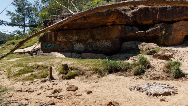 WILTON, AUSTRALIA - NewsWire Photos - 10 NOVEMBER, 2024: . Wilton Murder. View of possible camp in Nepean Gorge near the Maldon Suspension Bridge, where a 15 year old boy is thought to have been camping with a group before being found dead on Wilton Park Rd nearby with stab wounds on Saturday morning. Picture: NewsWire / Max Mason-Hubers