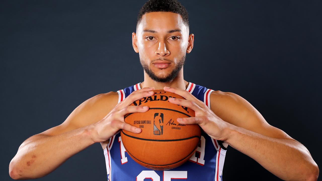 How does Ben Simmons' height compliment him to be a favorite 2-way player  in NBA?