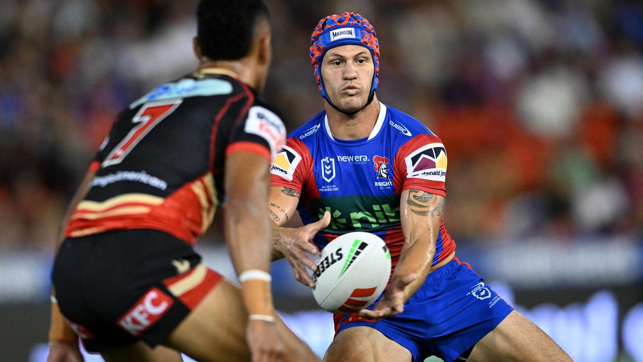 NRL Live: Ponga on fire as Knights pile on tries