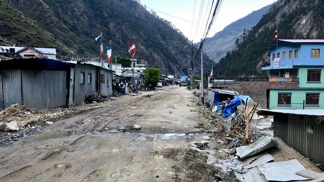 The road to Nepal-China border.