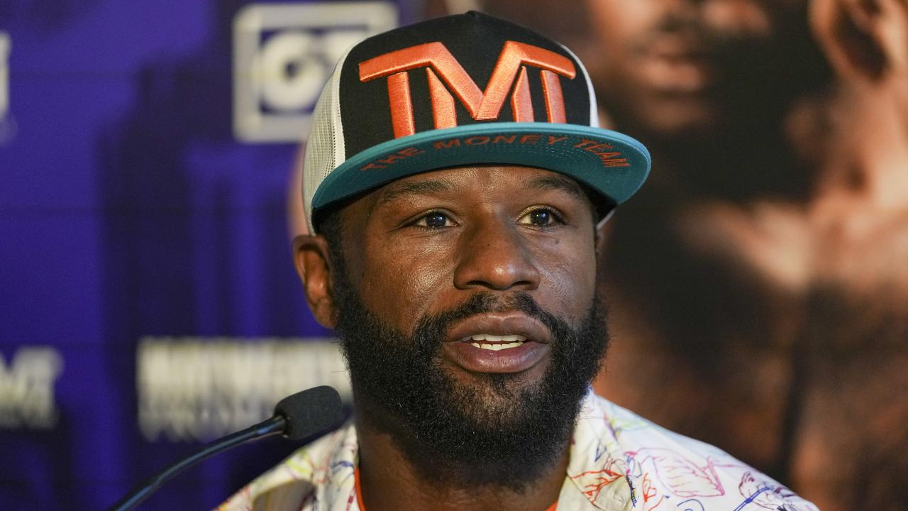 Mayweather slams ‘upset’ boxing critics as eye-watering pay packet for helipad fight revealed