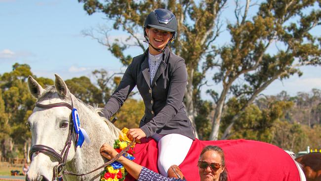 Abigail Lewis for the Equestrian South Australia Interschool Team.