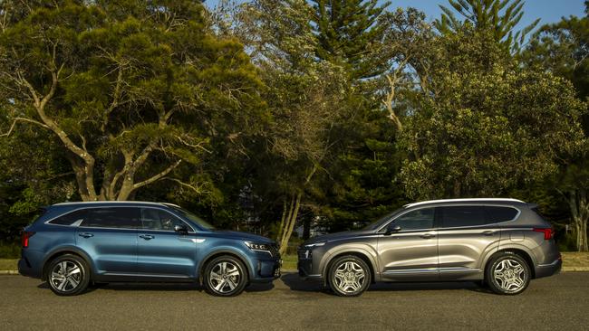 Hyundai Santa Fe Highlander Hybrid v Kia Sorento GT-Line Hybrid AWD. Photo by Mark Bean