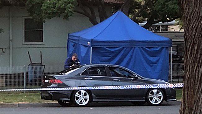 Police on scene at Unanderra after Nathan Costello was shot dead in 2018. Picture: 9 News Illawarra. Picture: 9 News Illawarra.