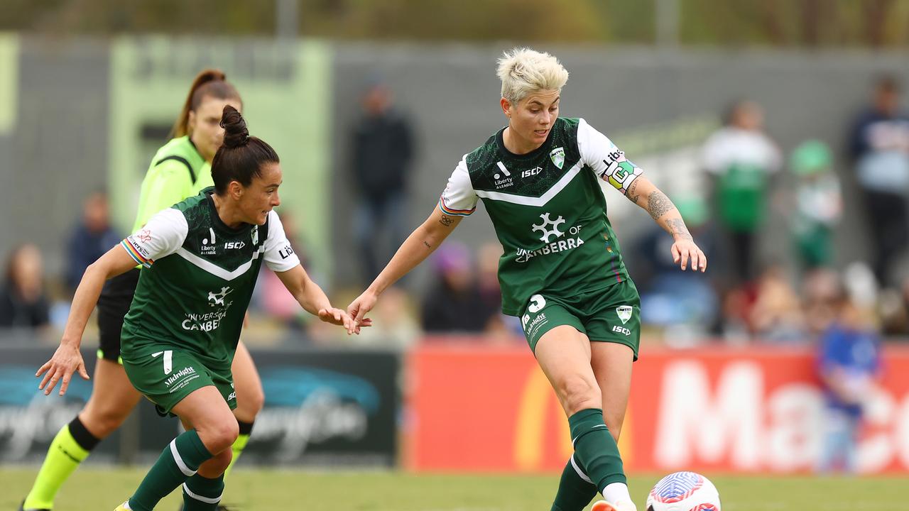 CANBERRA, AUSTRALIA – NOVEMBER 04: Michelle Heyman of Canberra United in action during the A-League Women round three match between Canberra United and Perth Glory at McKellar Park, on November 04, 2023, in Canberra, Australia. (Photo by Mark Nolan/Getty Images)