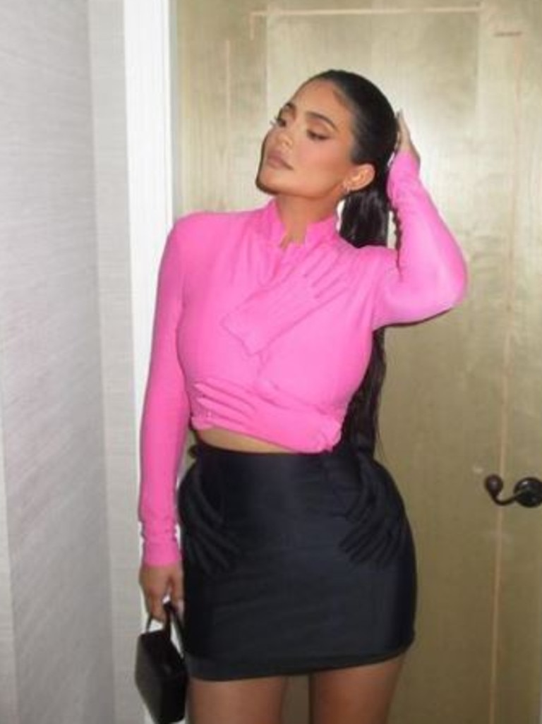 Kylie Jenner gave us new #leggoals in this ultra short striped mini dress -  HelloGigglesHelloGiggles